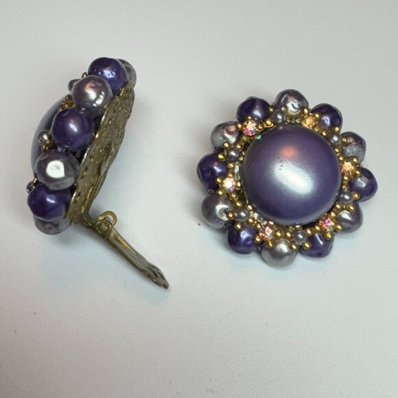 Vintage Large Clip-ons Gold Tone Earrings Lavender Purple and AB Glass Stones - Picture 4 of 6
